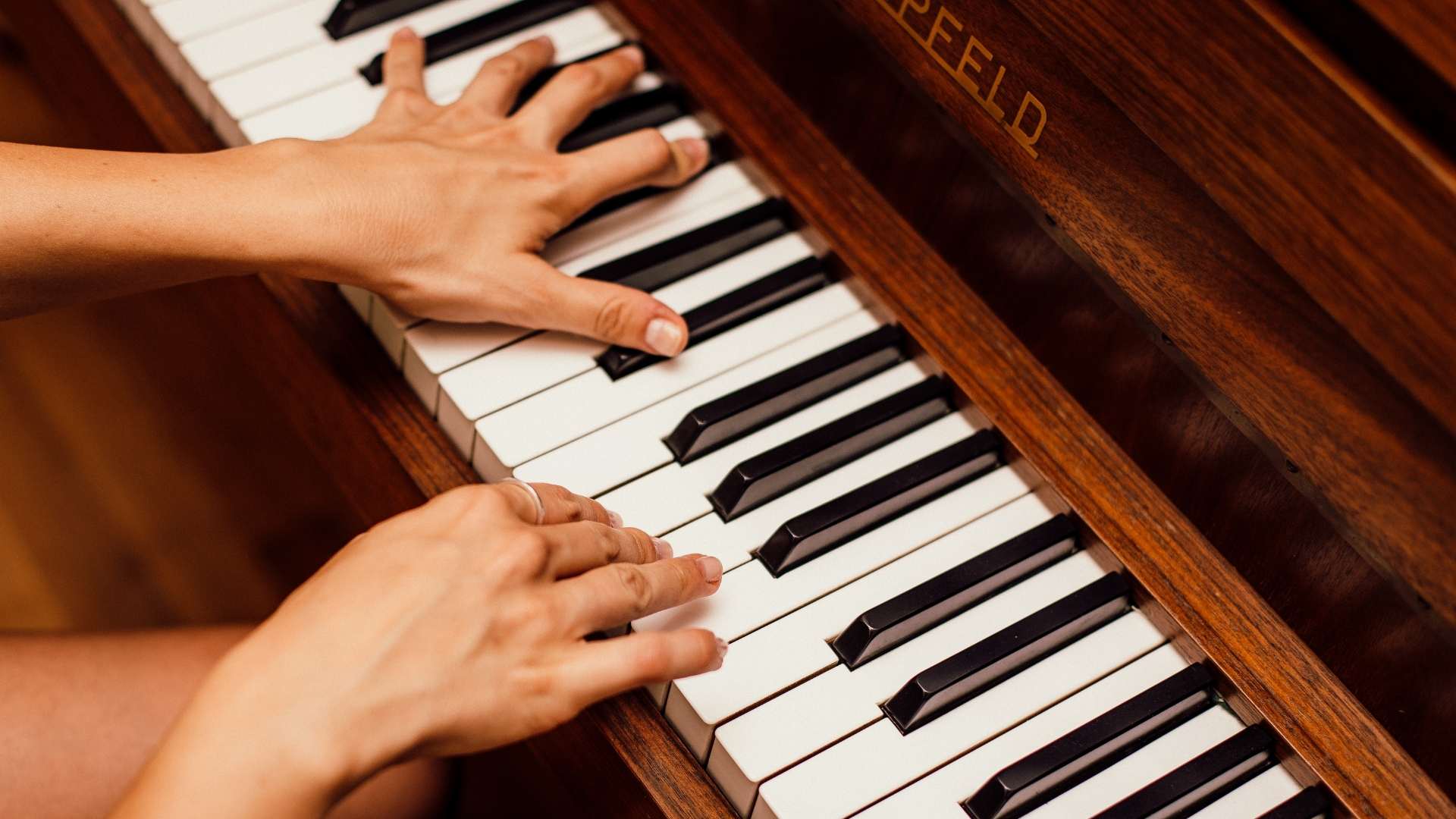 Best Online Keyboard Classes Learn From Musical Experts